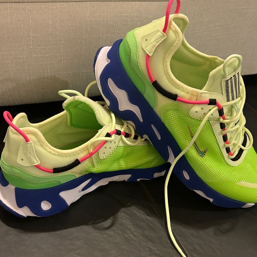 Nike Men's Neon Green and Blue Athletic Shoes
